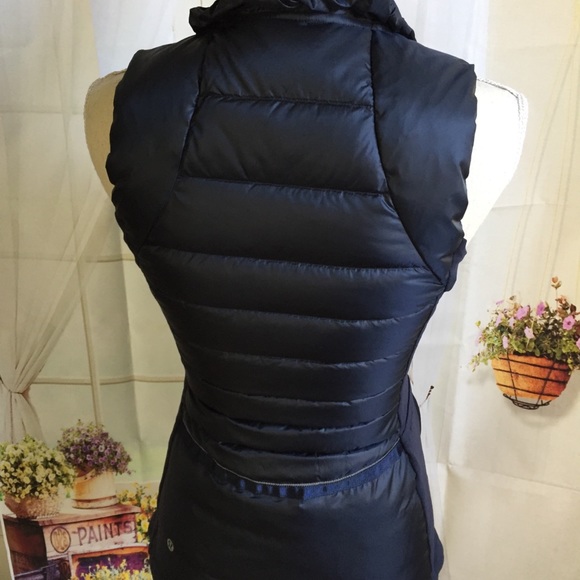NWT INKWELL LULULEMON DOWN FOR A RUN VEST BLUE 4 - Picture 4 of 6